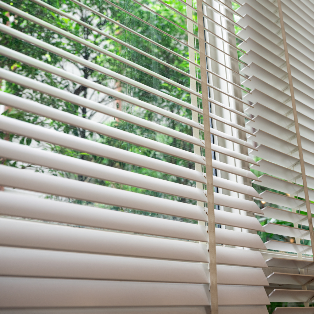 aluminium venetian blinds, metal venetian blinds, sleek aluminum blinds, modern venetian blinds, custom aluminum blinds, durable metal blinds, contemporary window blinds, aluminum blinds for home, aluminum blinds for office, stylish venetian blinds