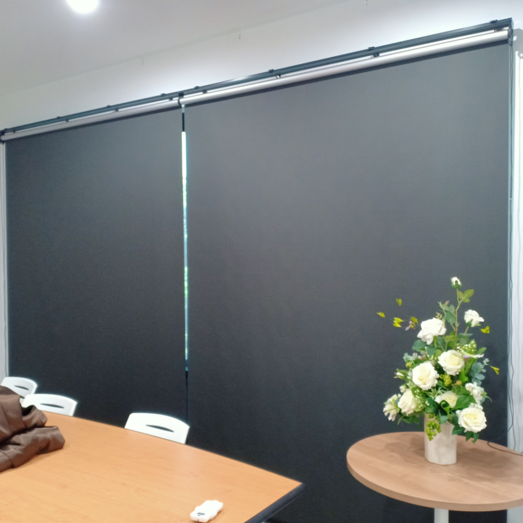 roller blinds, fabric roller blinds, custom roller blinds, blackout roller blinds, sunscreen roller blinds, motorized roller blinds, contemporary roller blinds, roller window coverings, stylish roller blinds, decorative roller blinds